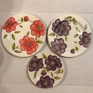 Laurie Gates “Posie” Collection 2 Dinner Plates and 1 Salad/Appetizer Pl…